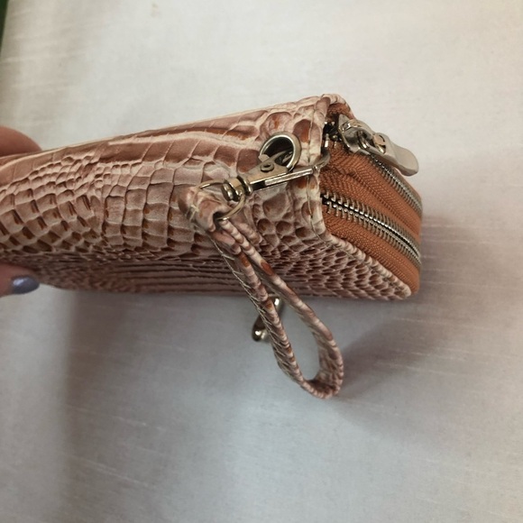 Vintage Suisse Wristlet In  Salmon/Beige Crocodile Print - Picture 7 of 14